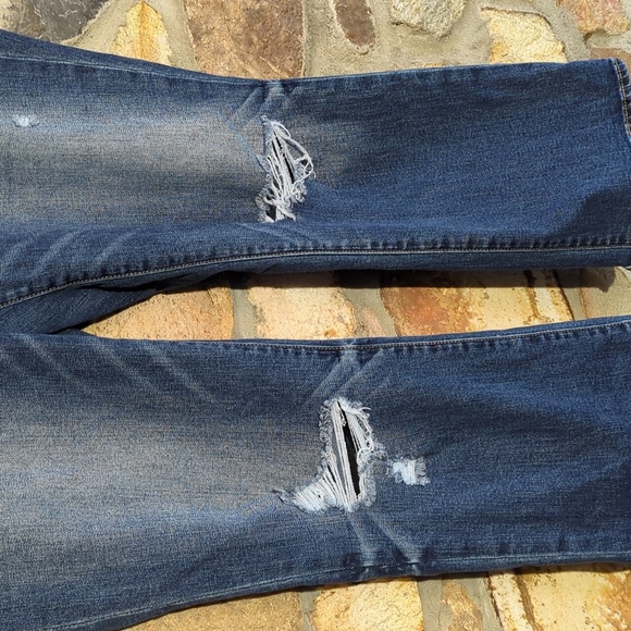 AMERICAN EAGLE SUPER STRETCH ARTIST CROP JEANS - Picture 3 of 16